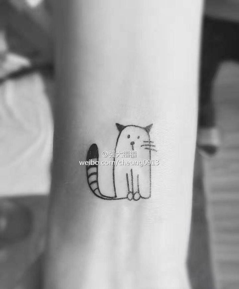 简笔猫咪纹身图片_成品手臂手部清新动物女生纹身图案