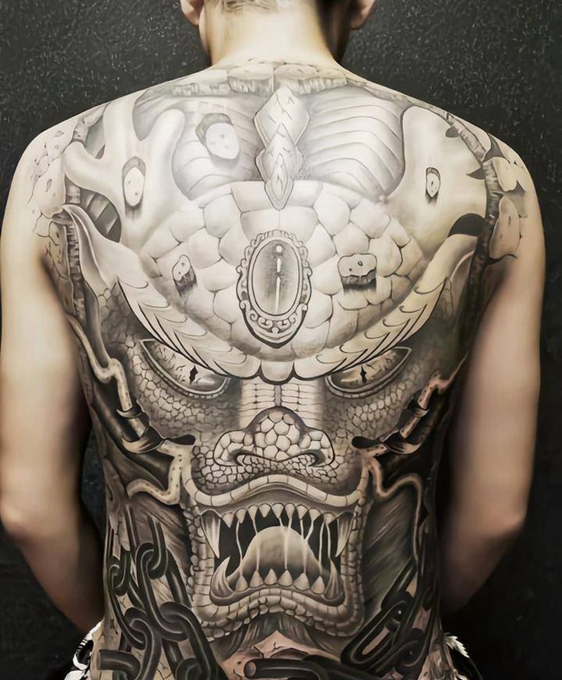 满背正脸龙，完工纹身图片_背部新传统纹身图案