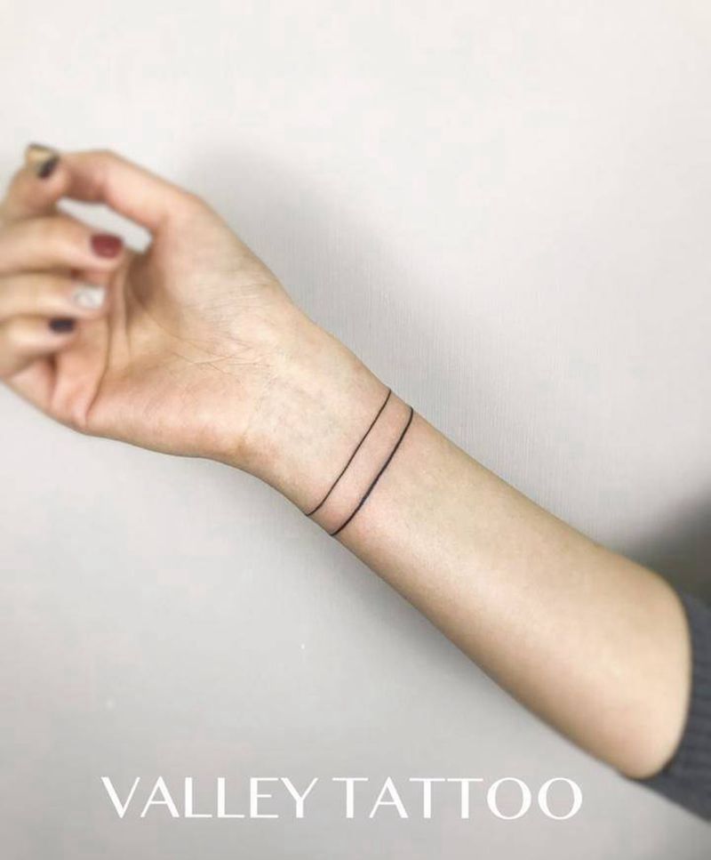 线纹身图片_手臂Old School点刺纹身图案