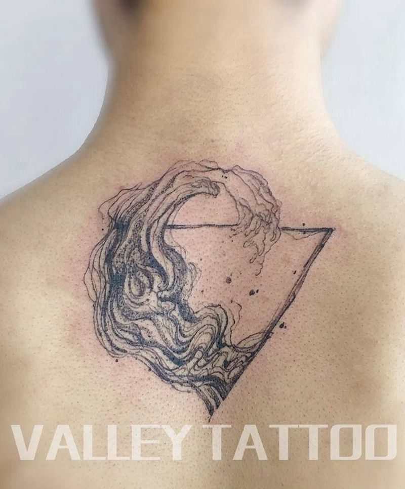 浪纹身图片_背部纹身图案