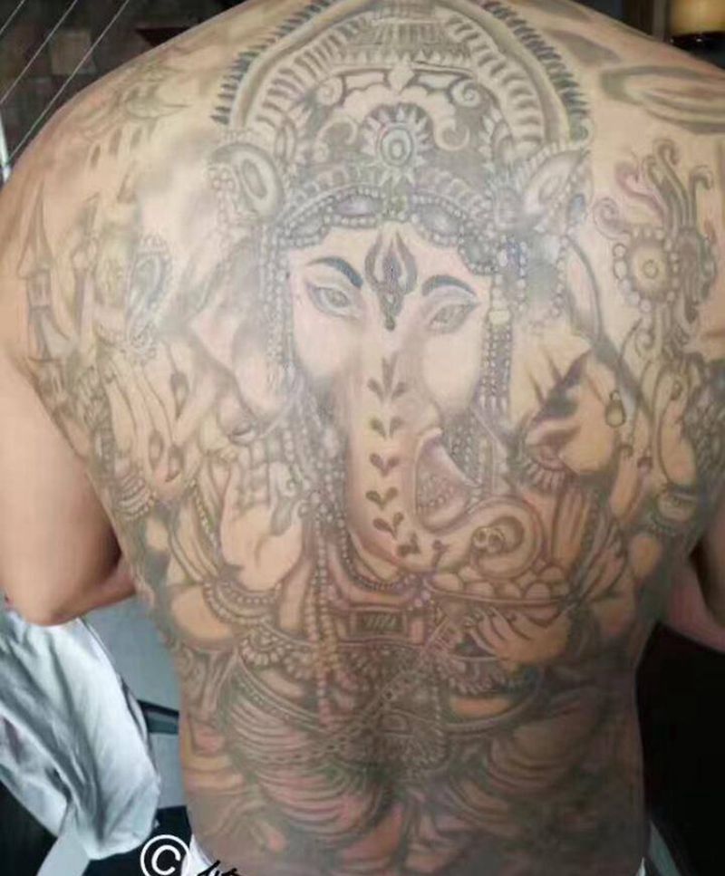 修改满背象神纹身图片_