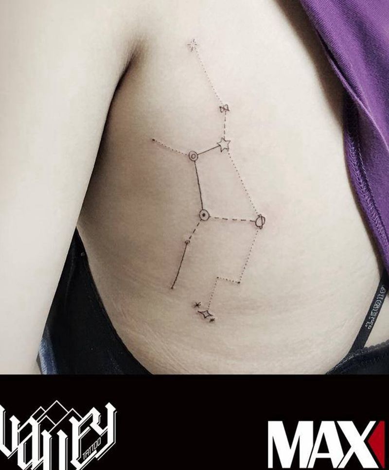 星座纹身图片_背部几何纹身图案