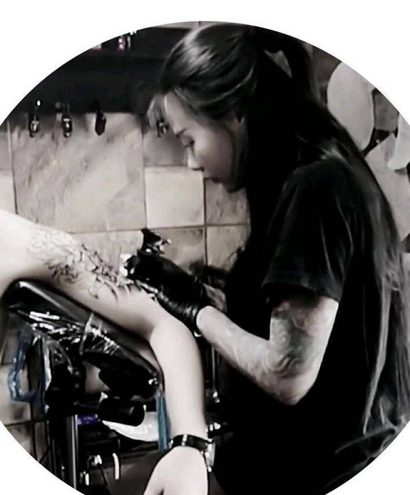 大臂半若纹身图片_