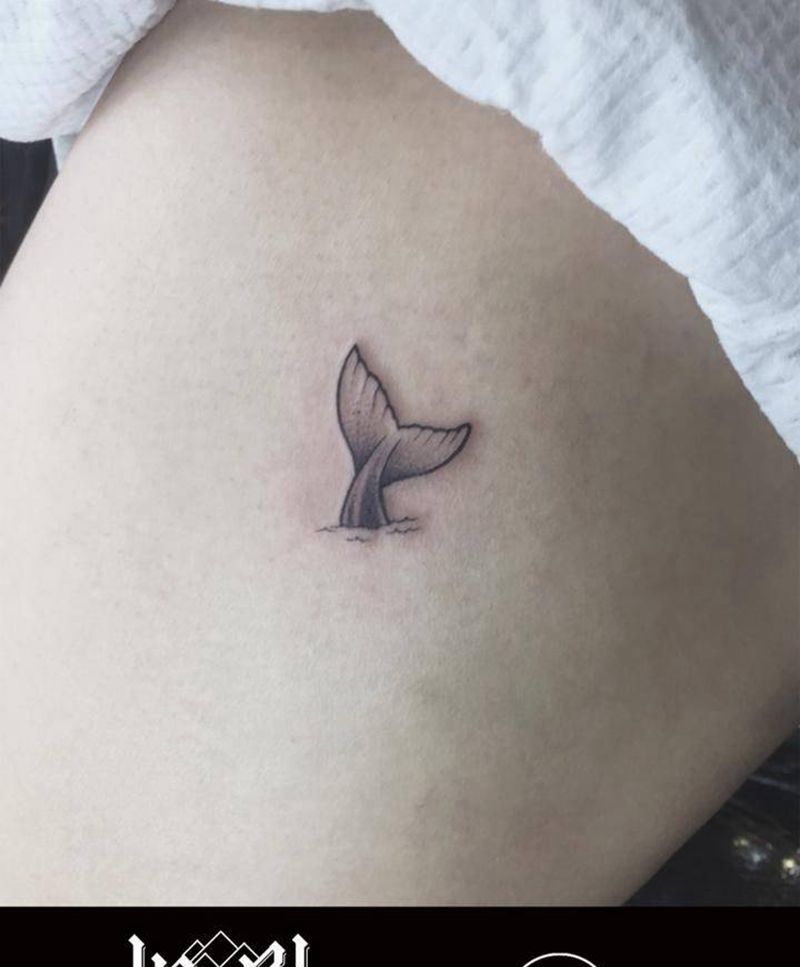 鲸鱼尾纹身图片_成品腿部欧美清新动物点刺原创纹身图案