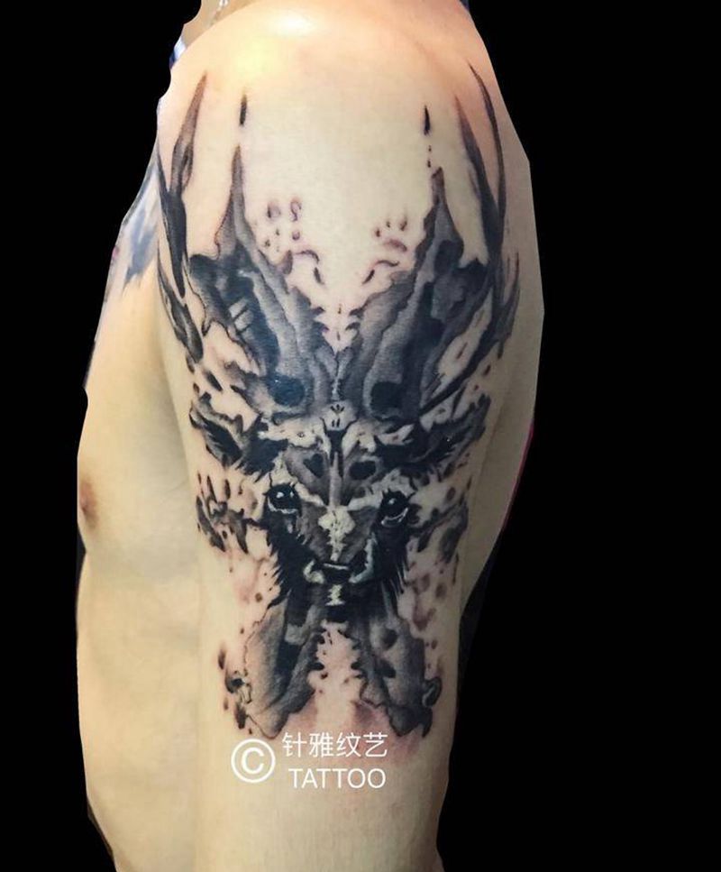 水墨鹿头纹身图片_
