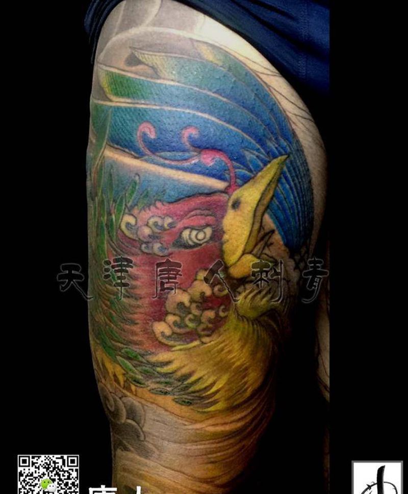 包腿重彩凤凰未完待续纹身图片_