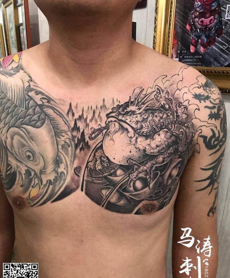 金蝉纹身纹身图片_胸部传统几何静物纹身图案