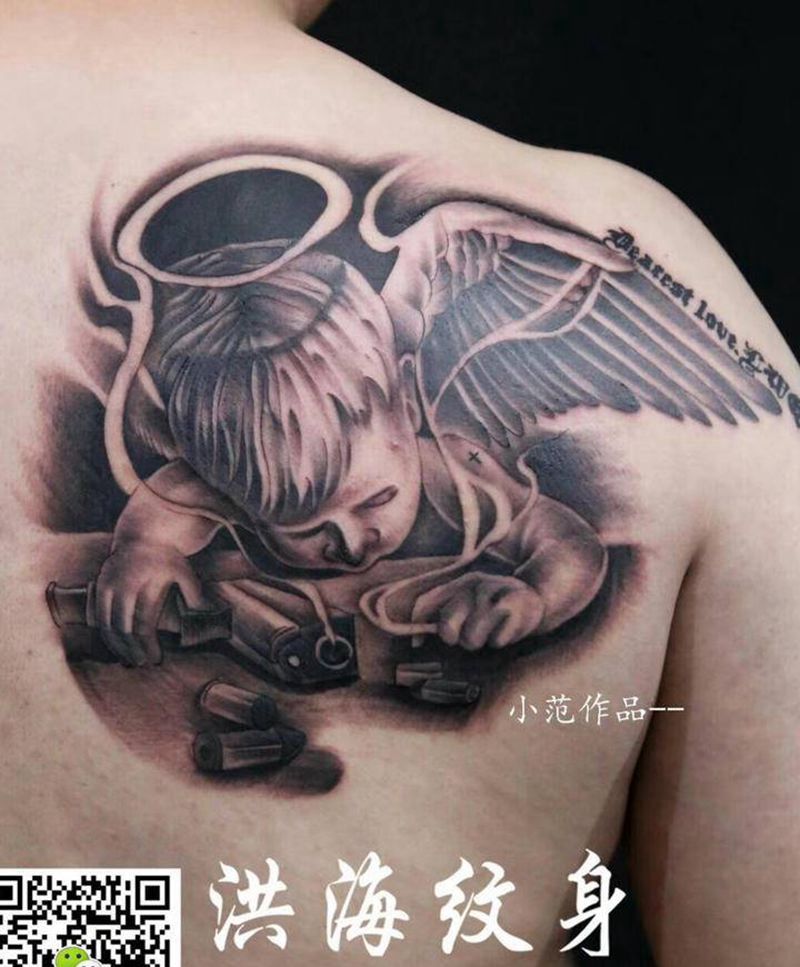 后肩天使纹身图片_肩部纹身图案