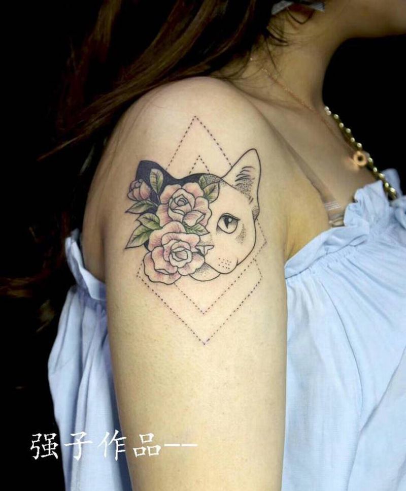 小猫咪纹身图片_手臂纹身图案