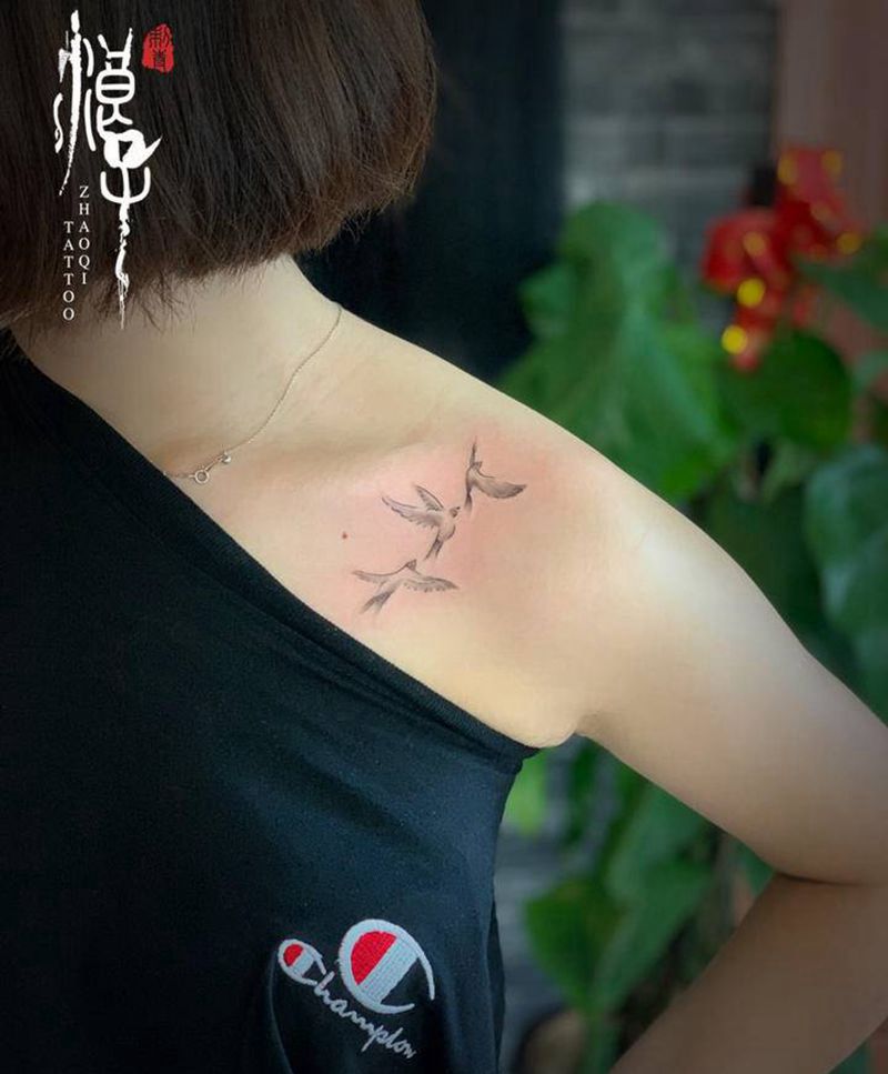 小清新纹身图片_肩部纹身图案