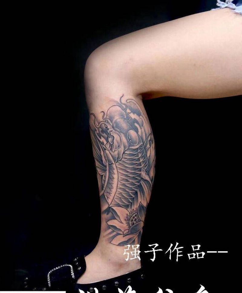鱼纹身图片_腿部老传统新传统纹身图案