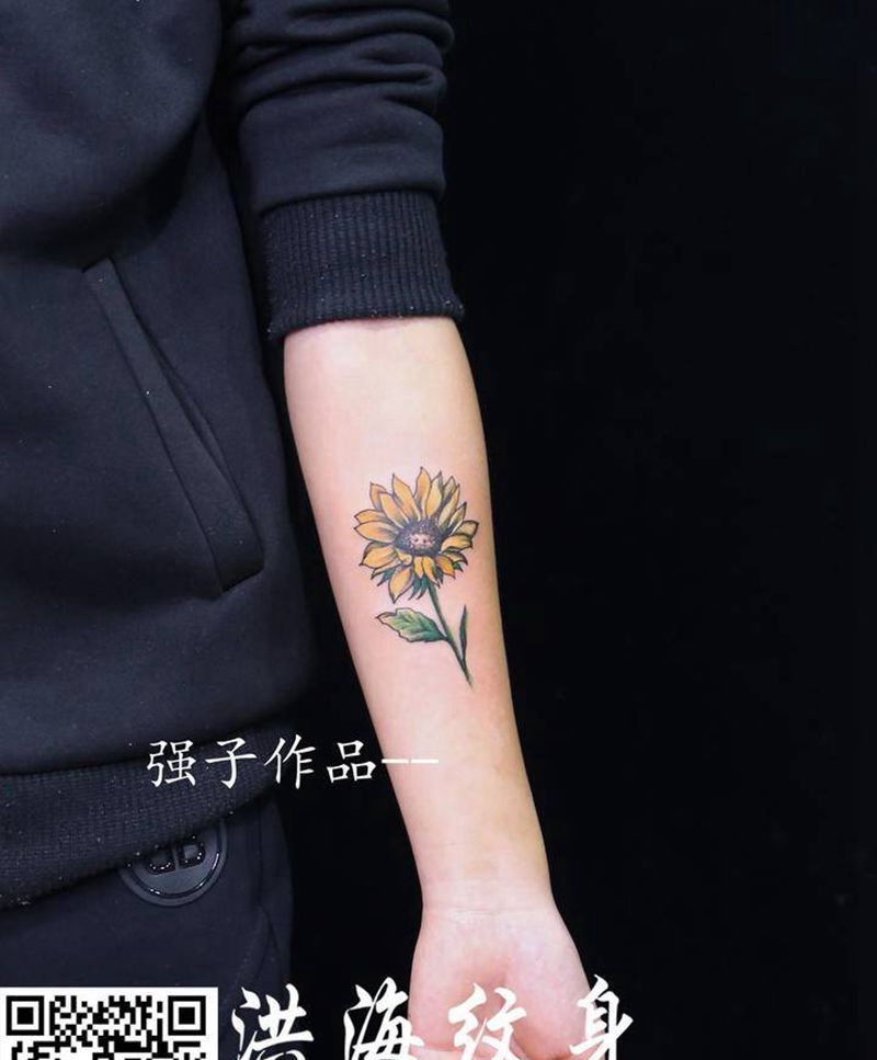 向阳纹身图片_手臂老传统新传统纹身图案