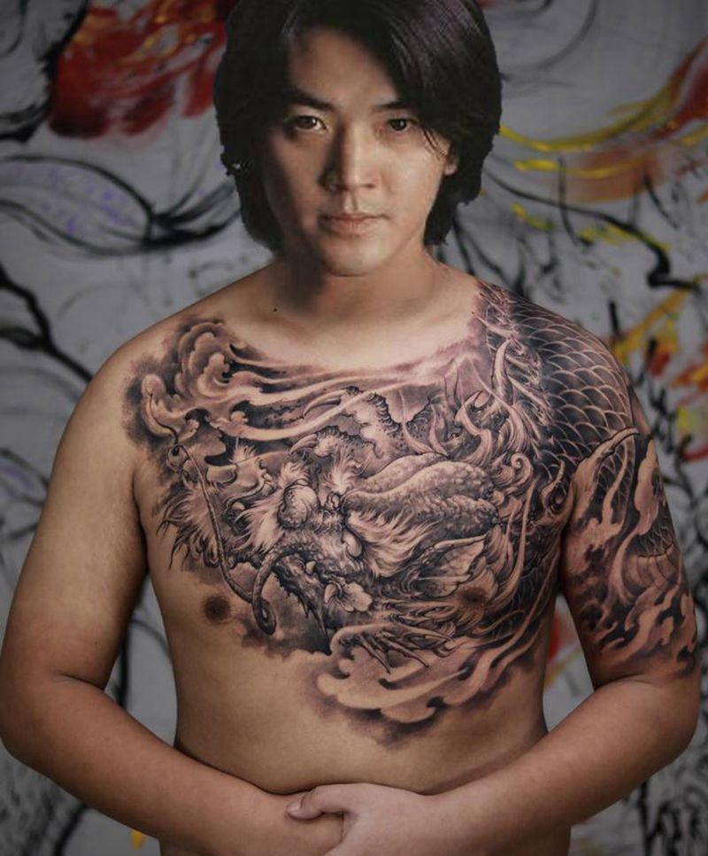 《过肩龙》纹身图片_胸部新传统龙过肩龙披肩龙纹身图案