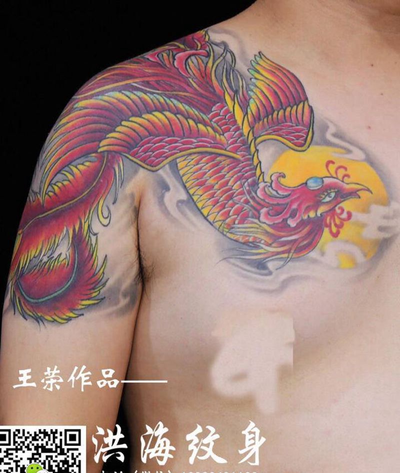 半 甲凤凰纹身图片_肩部纹身图案