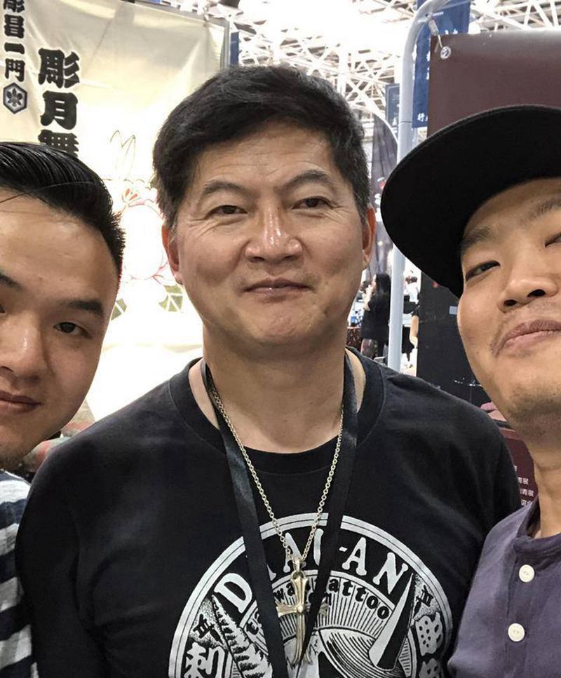 廊坊纹身图片_颈部纹身图案