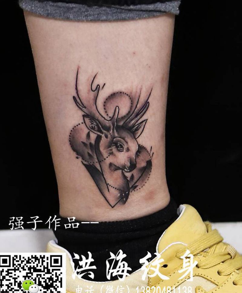 鹿纹身图片_腿部老传统新传统纹身图案
