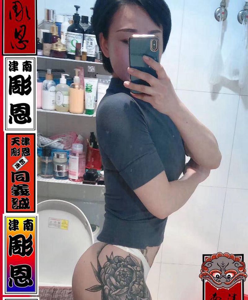 花纹身图片_臀部图腾纹身图案