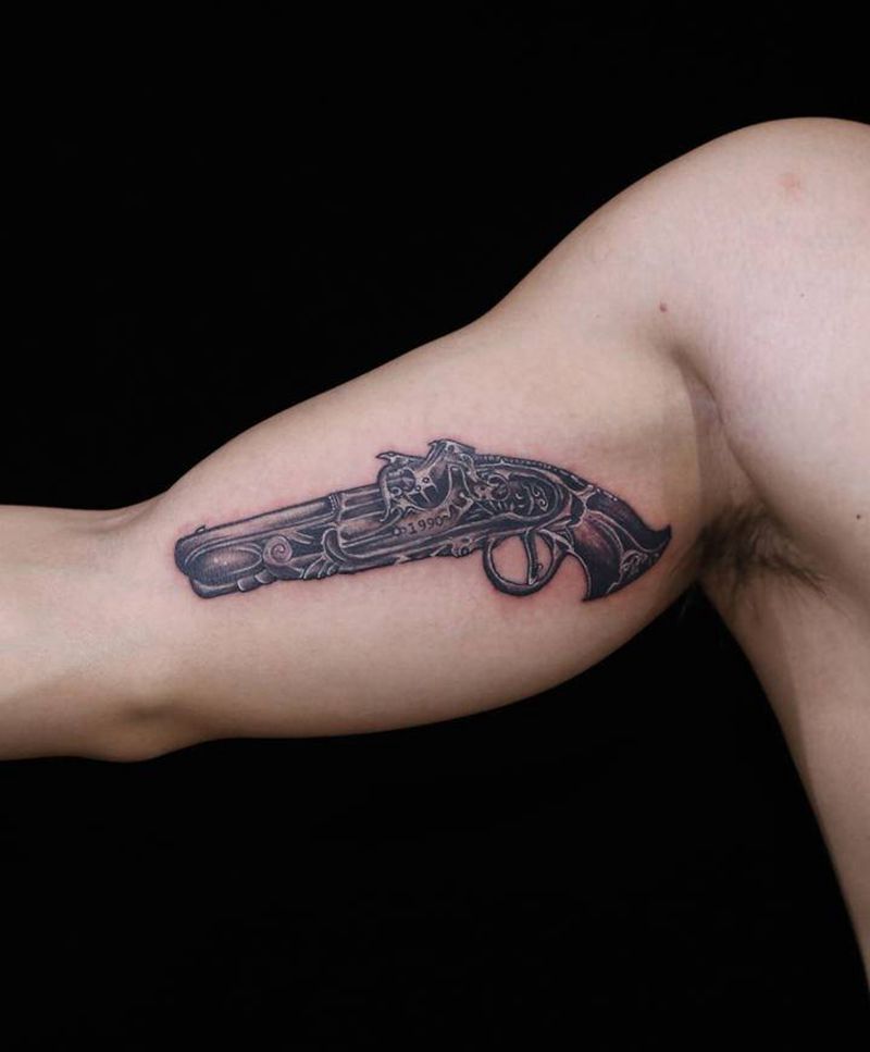 火枪纹身图片_新传统欧美写实纹身图案