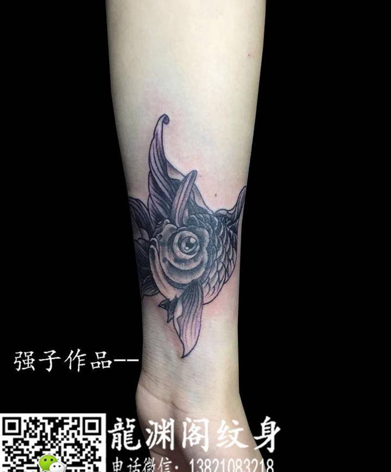 小鱼遮盖纹身图片_手臂老传统新传统纹身图案