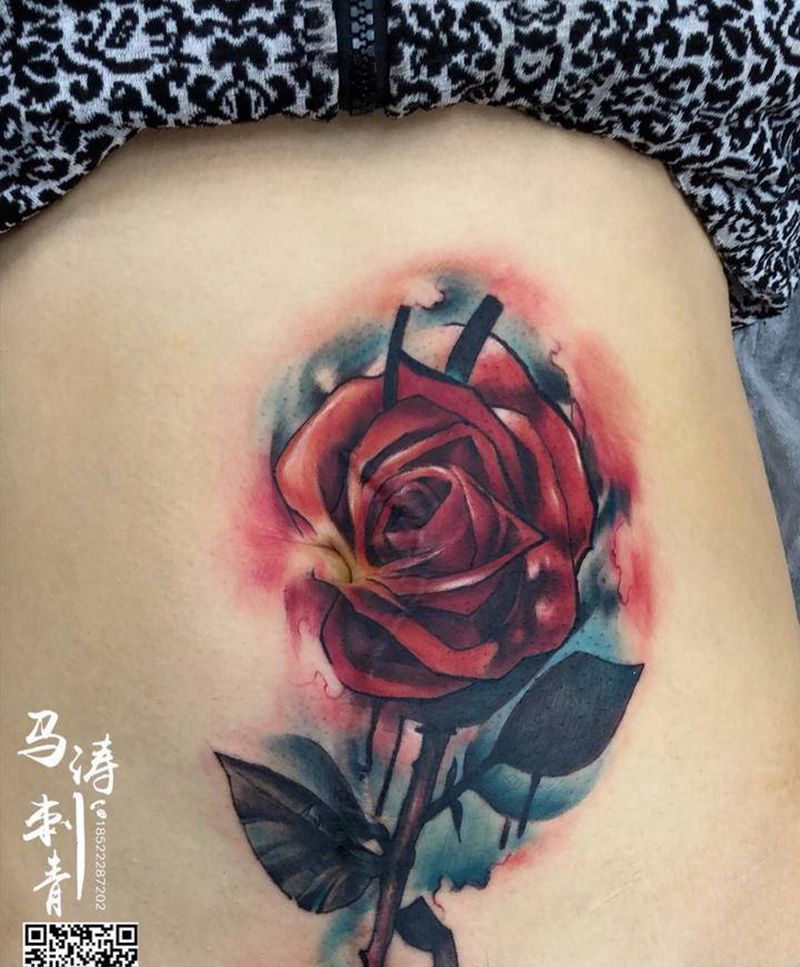水彩玫瑰花遮盖疤痕纹身图片_腹部腰部New School水彩纹身图案
