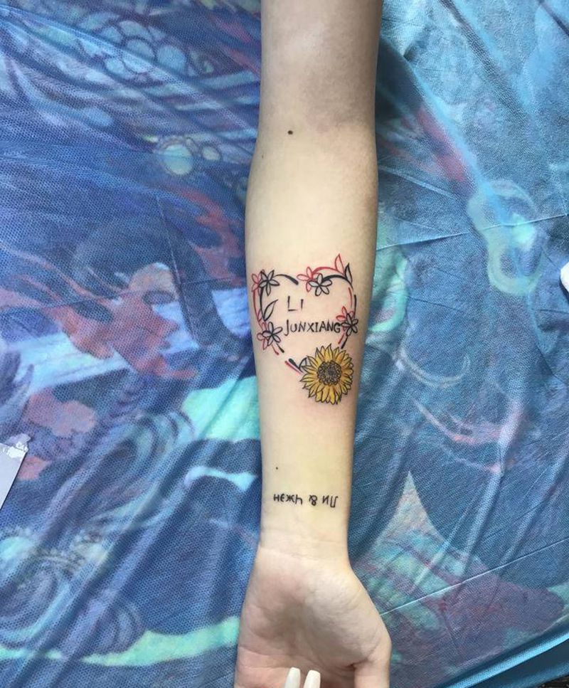 爱心圈纹身图片_手臂纹身图案