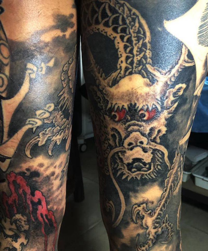中國龍纹身图片_腿部水墨老传统纹身图案