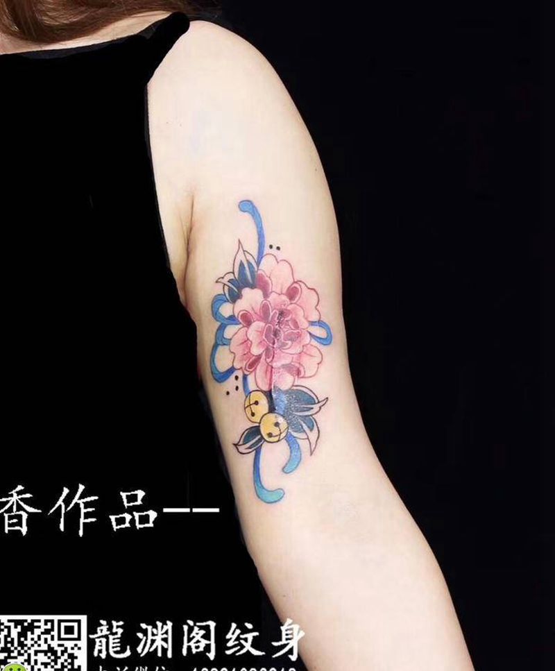 遮盖纹身图片_肩部水彩纹身图案