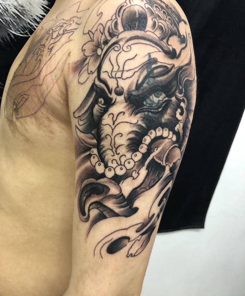 半甲象神遮盖纹身图片_胸部手臂老传统纹身图案