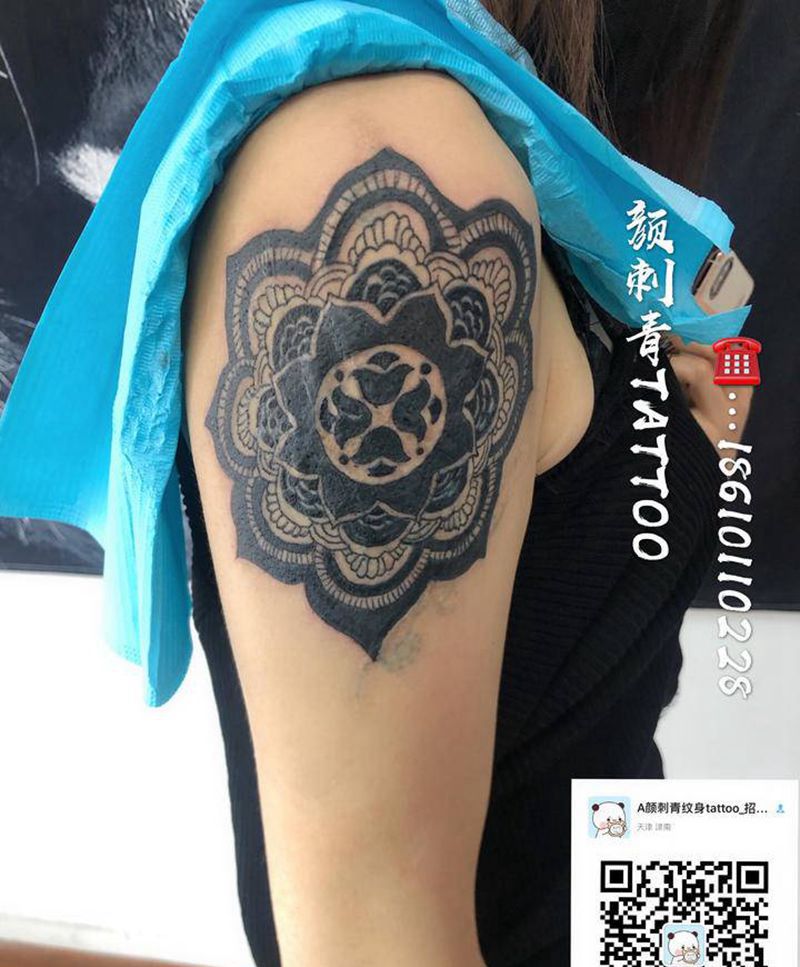 曼陀罗遮盖纹身图片_肩部纹身图案