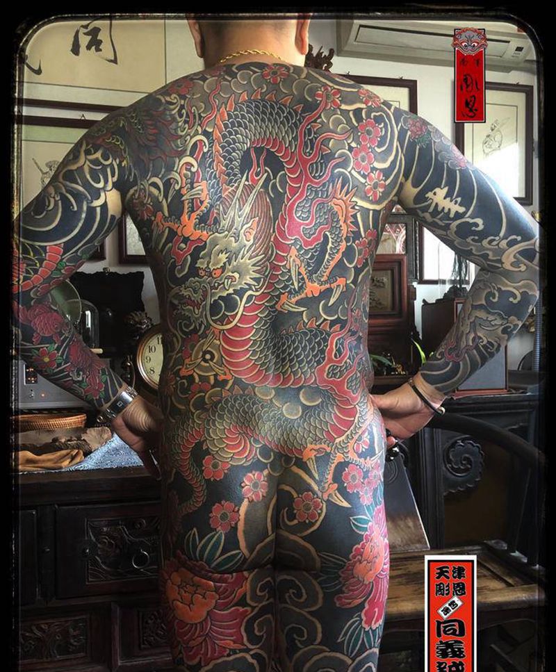 近期作品纹身图片_背部腿部老传统水墨纹身图案