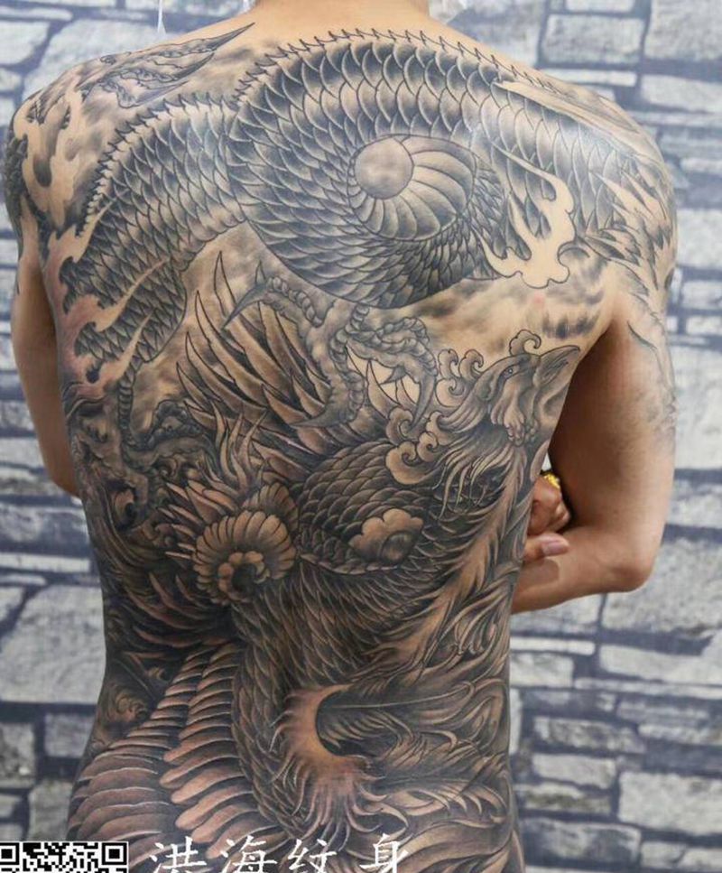 凤凰纹身图片_背部纹身图案