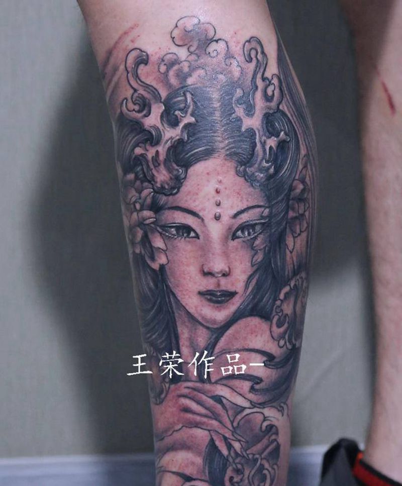 龙女纹身图片_肩部纹身图案