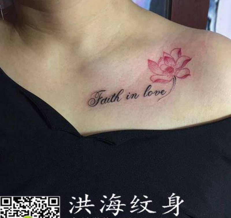 荷花纹身图片_胸部肩部纹身图案