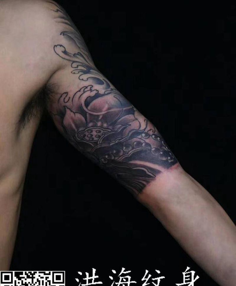 荷花纹身图片_手部手臂纹身图案