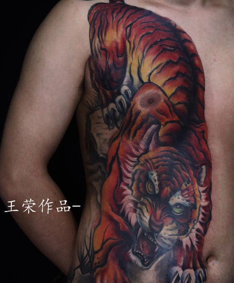 虎纹身图片_胸部新传统老传统纹身图案