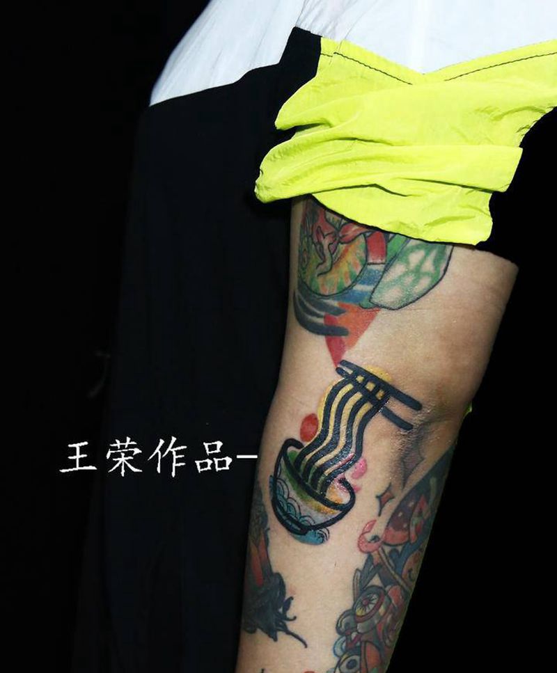 彩色小图纹身图片_手臂Old School纹身图案