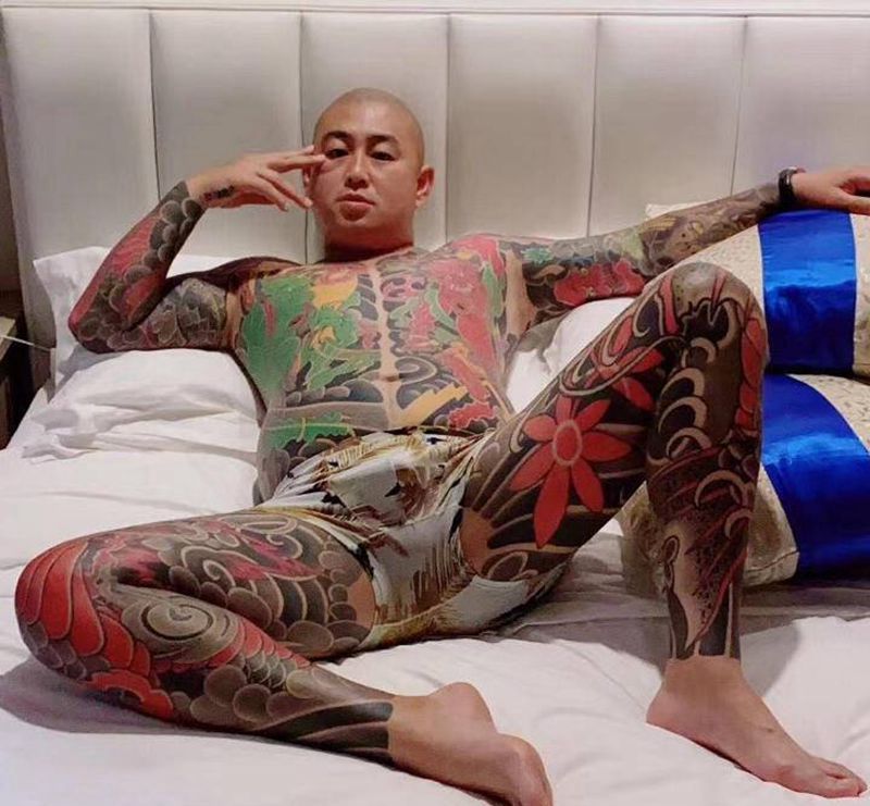 通體作品纹身图片_胸部腿部老传统纹身图案