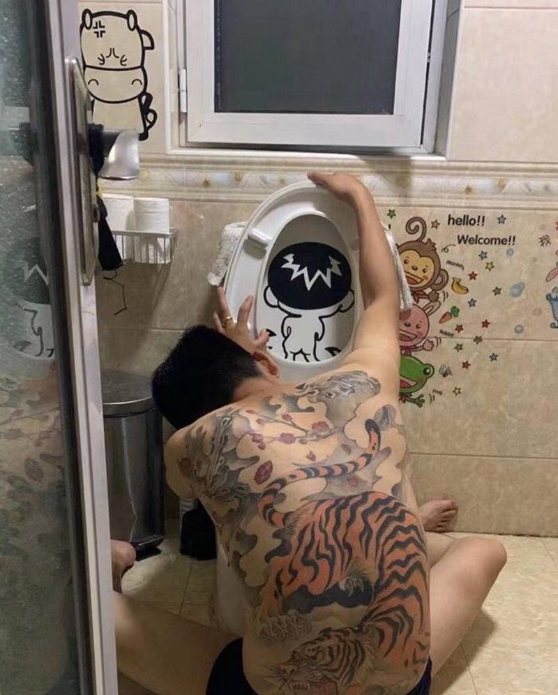 純屬娛樂纹身图片_背部老传统纹身图案