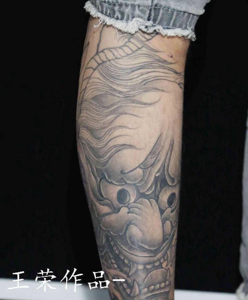 般诺未完纹身图片_腿部纹身图案