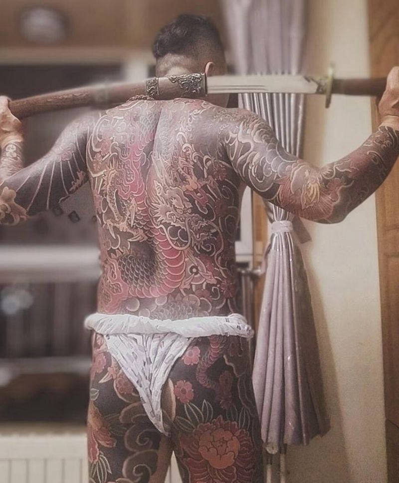 日式通體纹身图片_背部臀部老传统纹身图案