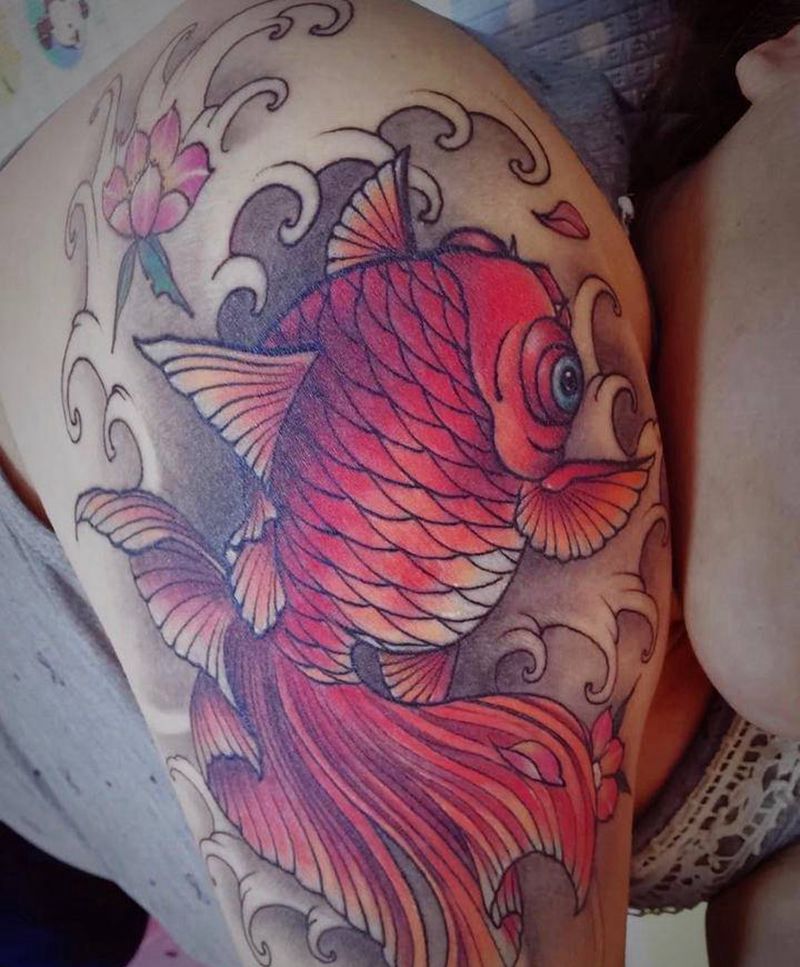 金鱼纹身纹身图片_肩部新传统New School纹身图案