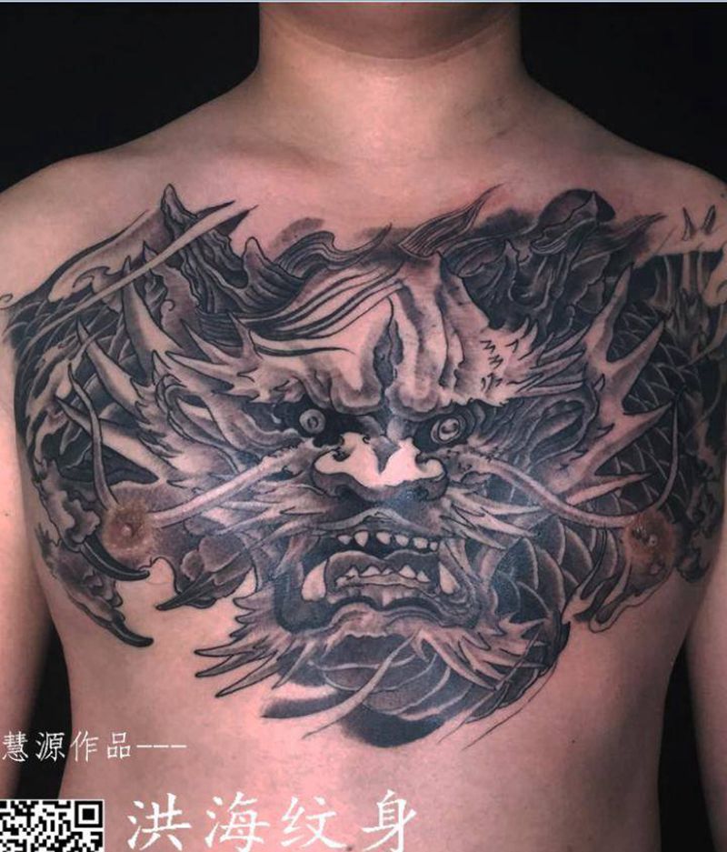 花胸龍纹身图片_胸部纹身图案