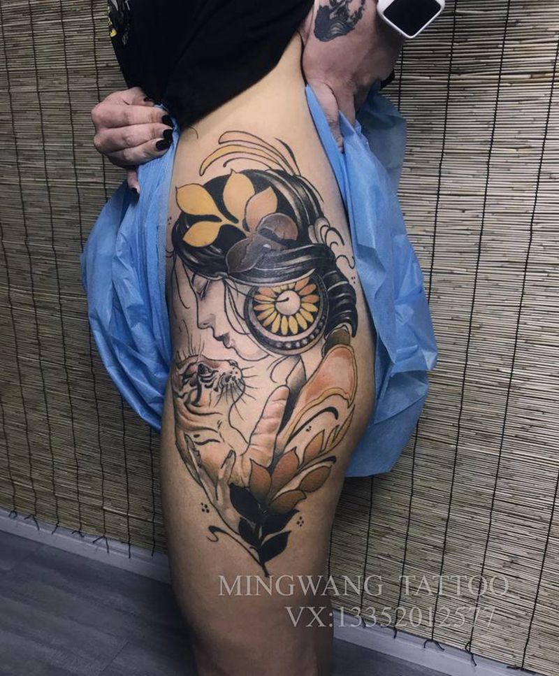 欧美女人与猫纹身图片_腿部臀部纹身图案