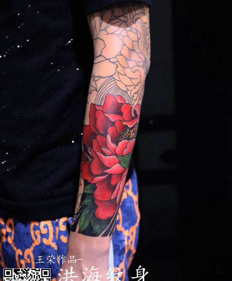 花臂鱼纹身图片_手臂手部新传统纹身图案