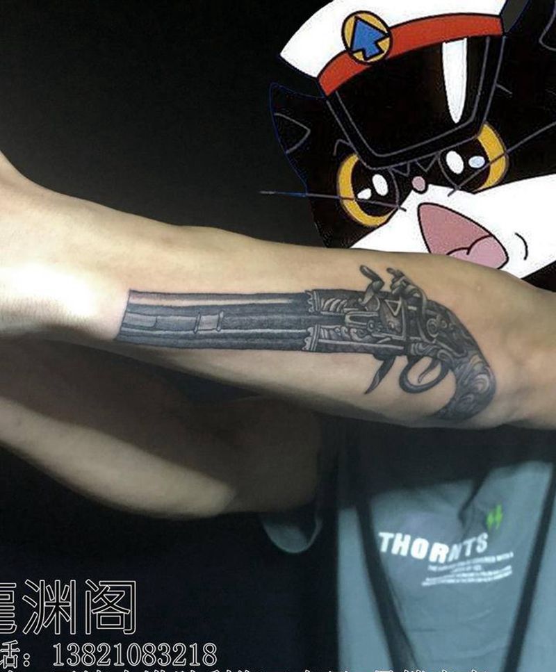 举起手来纹身图片_手臂纹身图案