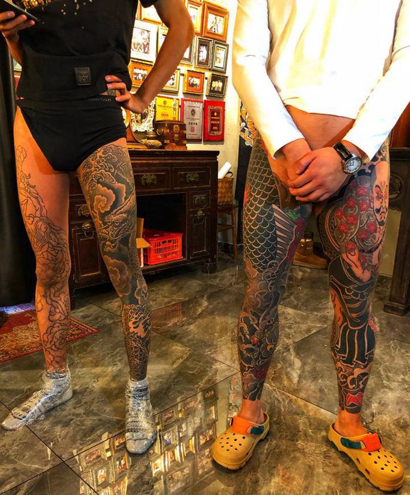 花腿開會纹身图片_臀部腿部老传统水墨纹身图案