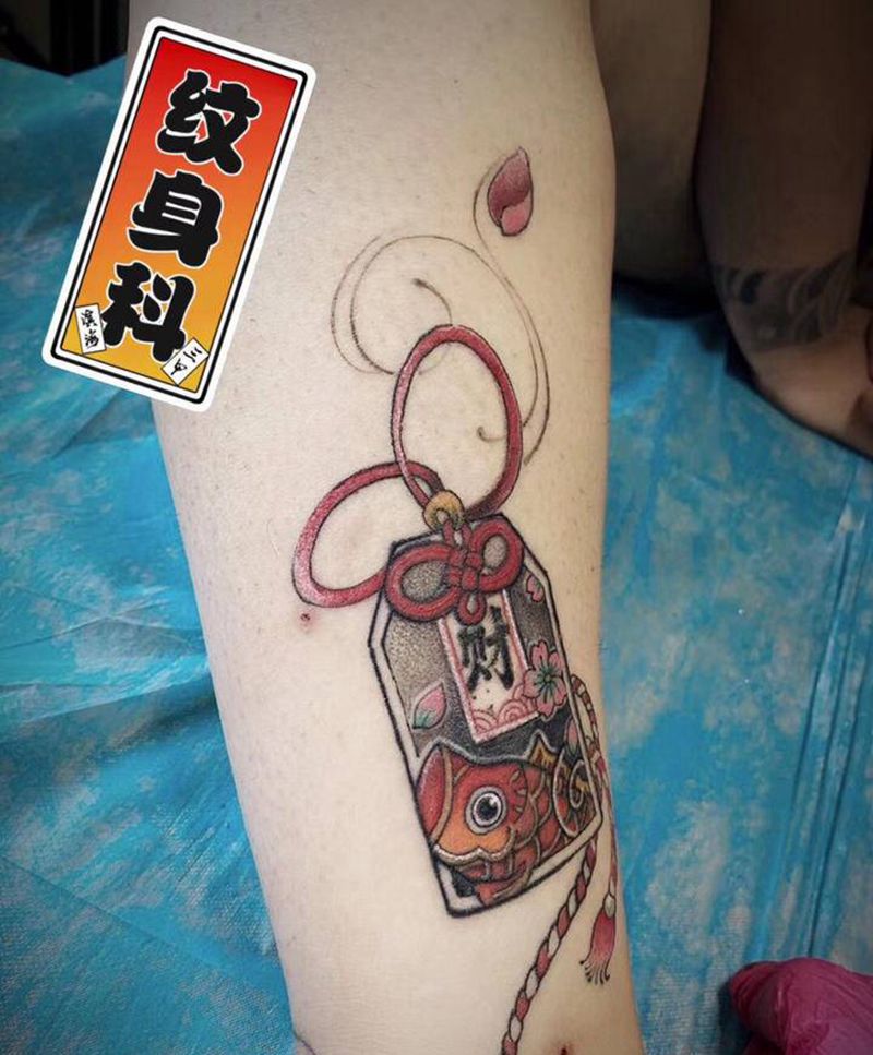 招财锦鲤福袋纹身图片_腿部新传统福袋锦鲤纹身图案