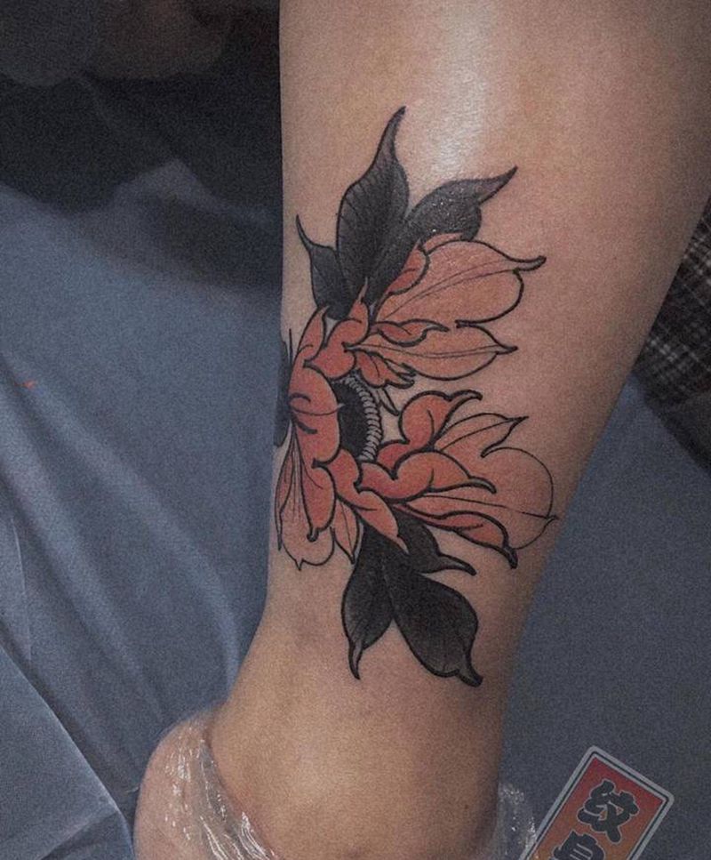 牡丹遮盖纹身图片_腿部新传统牡丹花遮盖纹身图案