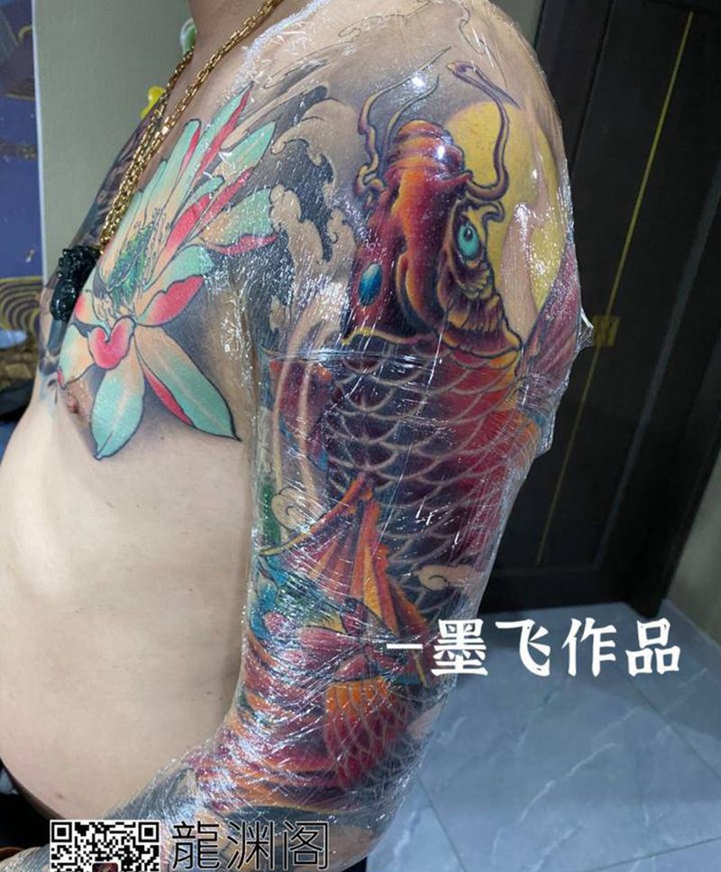 鱼纹身图片_手臂纹身图案