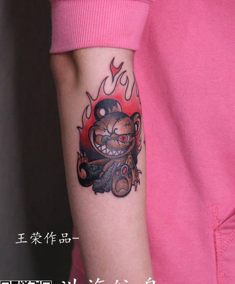 情侣纹身图片_手臂Old School新传统纹身图案